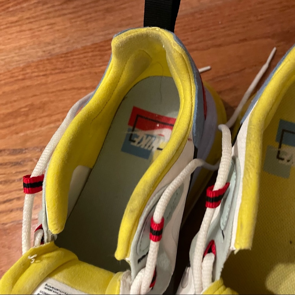 Nike Air Max 270 React - Picture 5 of 13